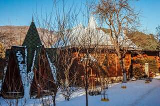 Отель U Yaroslava Hotel Яремче Коттедж с 2 спальнями-2