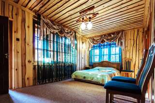 Отель U Yaroslava Hotel Яремче Апартаменты с 2 спальнями-1