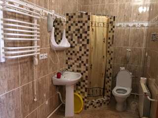 Отель U Yaroslava Hotel Яремче Апартаменты с 2 спальнями и камином-7