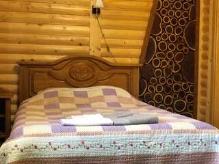 Отель U Yaroslava Hotel Яремче Апартаменты с 2 спальнями и камином-16