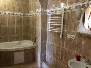 Отель U Yaroslava Hotel Яремче Апартаменты с 2 спальнями и камином-18