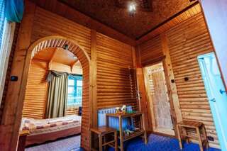 Отель U Yaroslava Hotel Яремче Люкс с камином-8