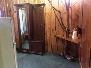 Отель U Yaroslava Hotel Яремче Двухместный номер с 1 кроватью и собственной ванной комнатой-5